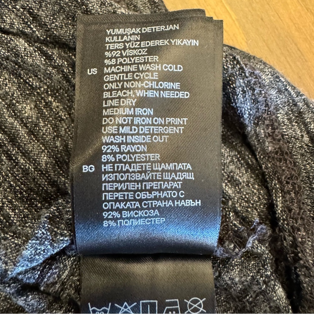 4/$20 H&M Darling Heart Gray Boxy T-Shirt Top - Picture 11 of 11